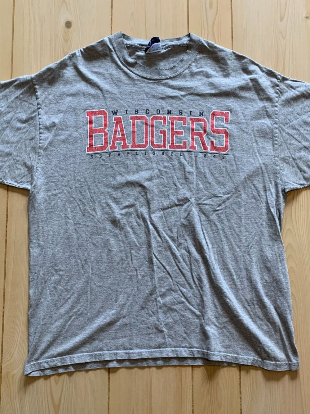 Vintage Y2K Wisconsin Badgers NCAA College Team AS Sports Football T-Shirt XL